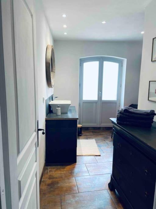 Maison Climatisee Avec Stationnement Et Wifi Bram Экстерьер фото